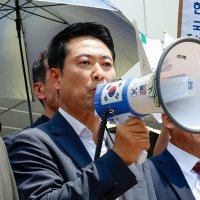 시위자 1명이 문앞 저지…체육단체, 野중재에도 개표소 못들어가(종합)