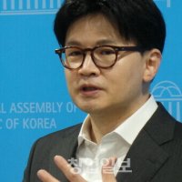 한동훈, 김승원 의혹 공세 확전…“혼자 200명과 싸운다”...장동혁 향해 “왕꽃꽂고 북이나 치시라”