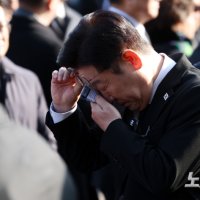 '영원한 공인' 이해찬 영결식…李 대통령 눈물로 마지막 배웅(종합)