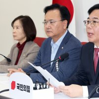 또 '언론' 탓 국힘... 지지율 낮은 게 "여당의 방송 장악" 때문?