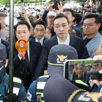 장동혁, 개표소 찾아 “싸우겠다”…배현진은 의원 대화방서 ‘소요’ 표현 설전
