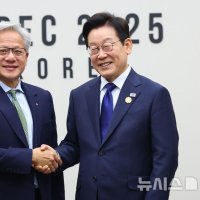 "韓에 최신 GPU 공급" 젠슨 황 약속 지켰다…초도 물량 1.3만장 확보
