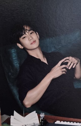 김수현 근황, 73억 손배소 논란 속 당당한 태도&hellip;진실은 밝혀질까? 관련 이미지 12