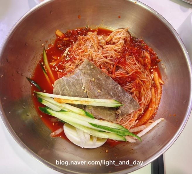 함흥냉면 VS 평양냉면, 중학생 딸의 선택은?│50년 전통 명동 함흥면옥 본점 후기