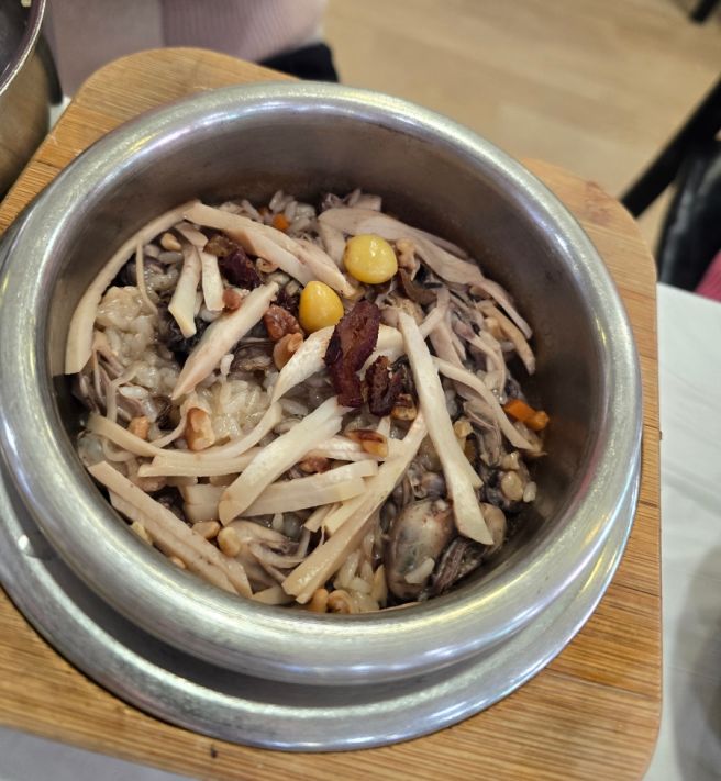 서산 간월도 맛집 큰마을영양굴밥 솔직 후기 바다의 영양과 풍미를 담은 굴밥 한 그릇