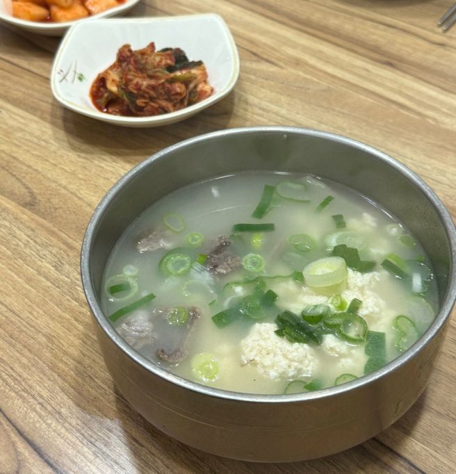 [강릉 맛집] 중앙시장 가면 여기 어때? 광덕식당·오버웨잇·만복래닭강정