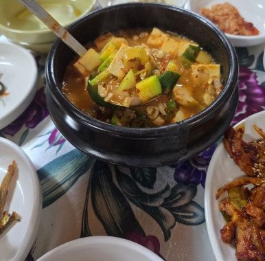 구미 청국장 맛집인 줄 알았는데 반찬도 훌륭 동네식당