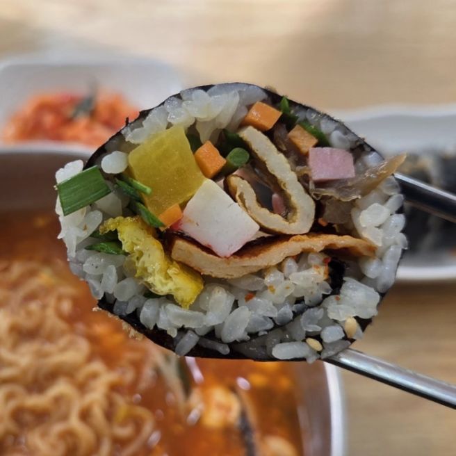 서울 강남에서 유명한 노포 라면 맛집, 강남역 모퉁이집