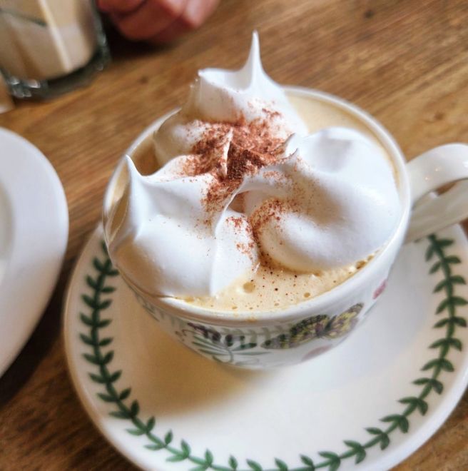 시간을 거스르는 카페 혜화역 '학림다방' 비엔나커피 추천