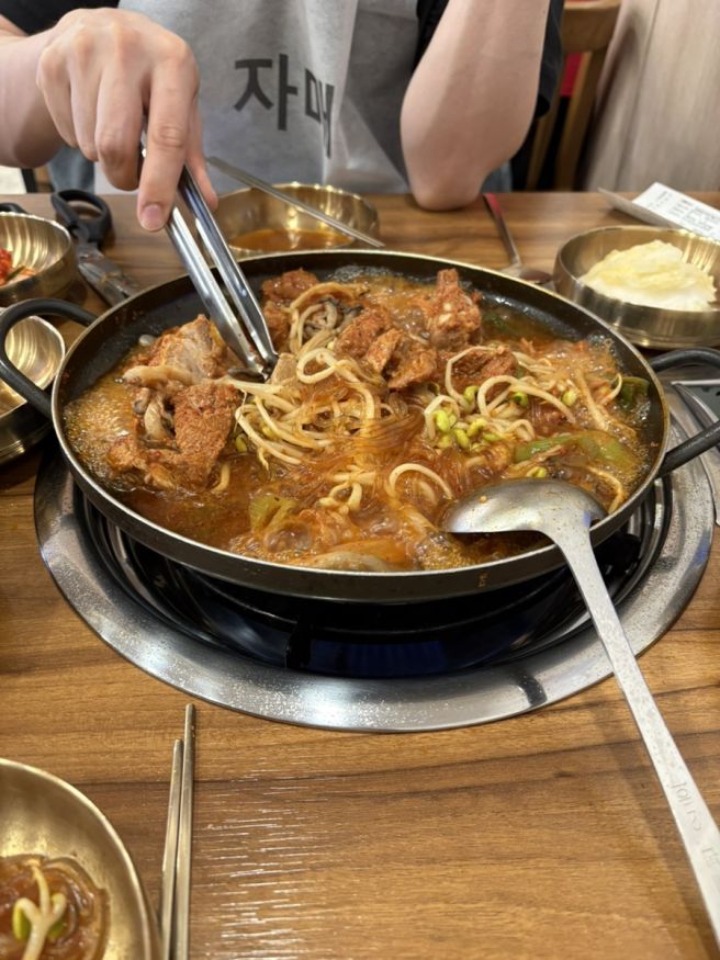 일상 :: 자매갈비전골 | 전주물갈비집 | 교동다원🫖🍵 | 청연루 | 완산칠봉꽃동산 겹벚꽃🌺 | 디드 꽃동산...