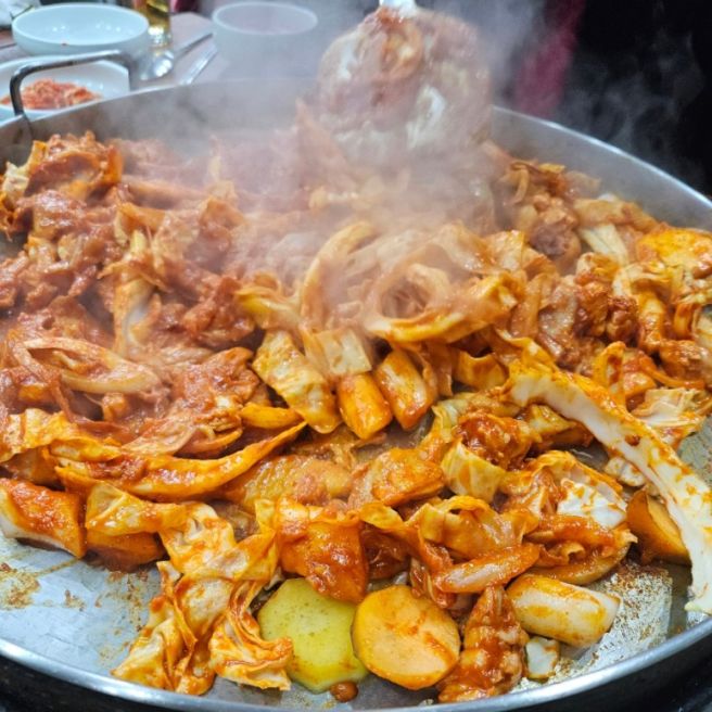 (춘천)윤일닭갈비