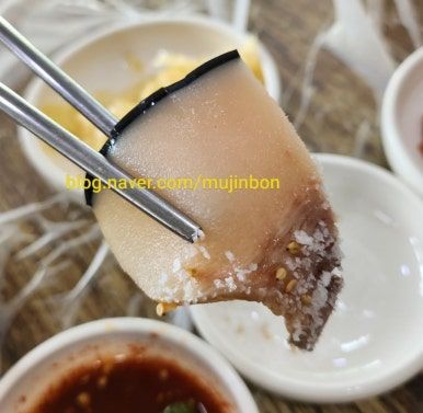 울산 남구 장생포 특별한 맛집 추천! 고래고기원조할매집에서 고래고기 수육과 매운탕으로 특별한 한 끼...