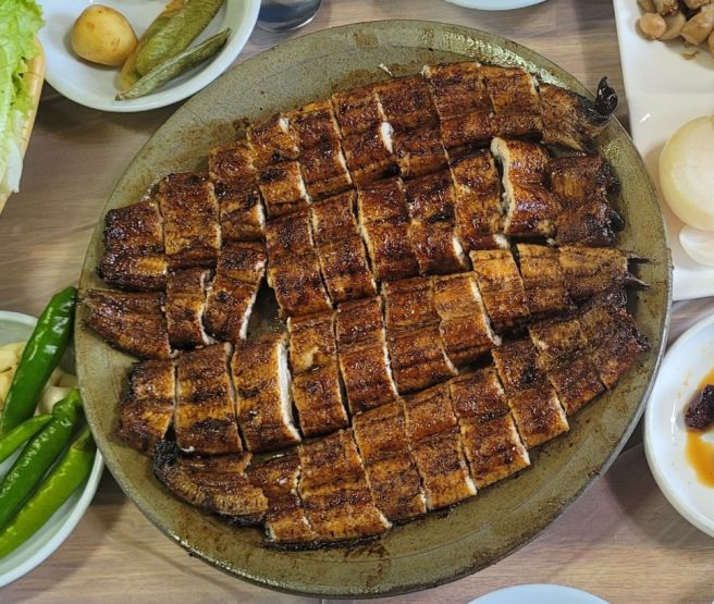 무안 몽탄 명산민물장어구이, 3대째 이어온 80년 전통의 맛