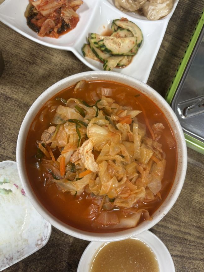 임산부 제주도 여행 2일차｜몰질식육식당·쇠소깍·투모로우카페·더퍼스트70 디너뷔페