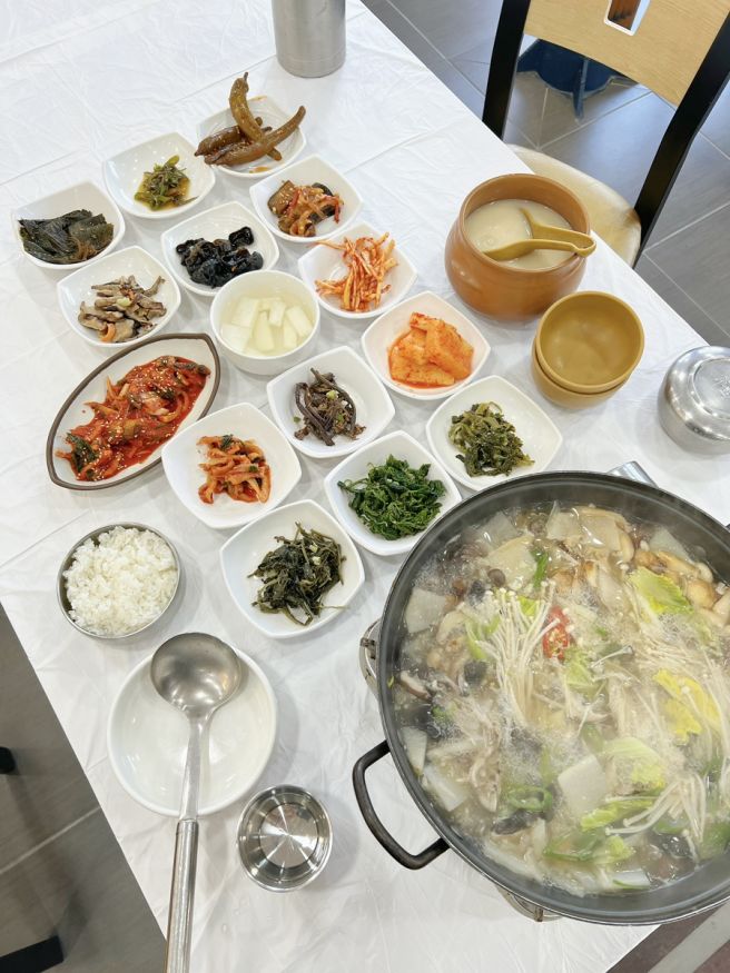 속리산 산행 후 먹는 몸이 따뜻해지는 송이버섯전골 맛집 어래식당