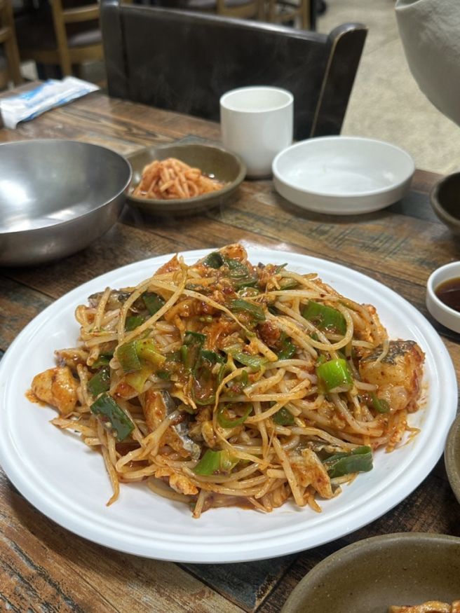 제주시 이도이동 ‘메로식당’ | 1994년부터 이어온 동네 어른들이 찾는 제주해물찜 맛집