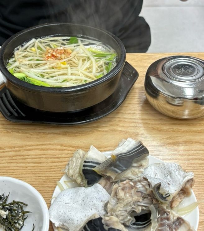 부산 충무동 아침식사 가능한 [새송도복국]