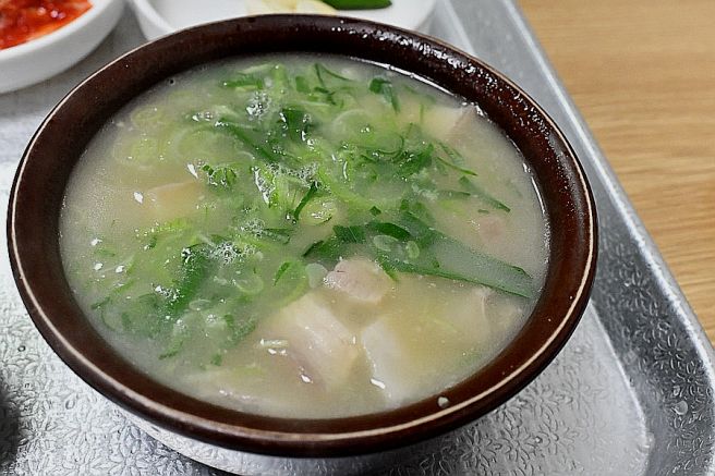 대구 2호집돼지국밥 ‘내장빼고국밥‘ (대구광역시 수성구 범어동)