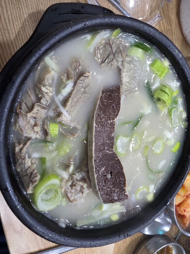 [노년의 행복] 서울의 백년가게 '이문설농탕'과 당구한겜