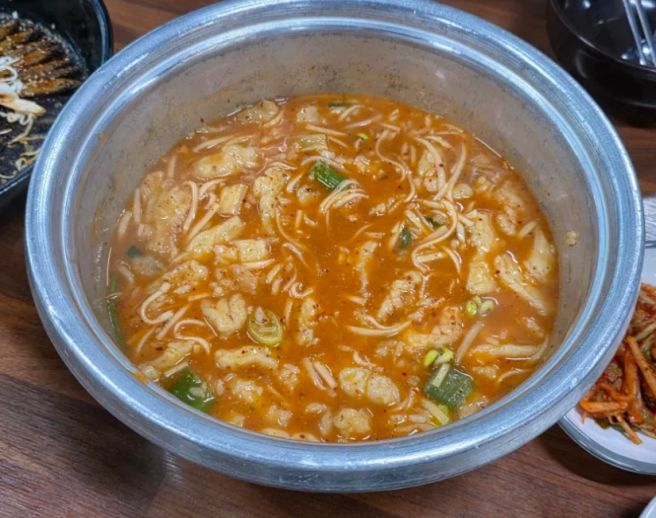 생생정보 어탕국수 맛집! 충북 영동 가선식당에서 즐기는 여름 보양식