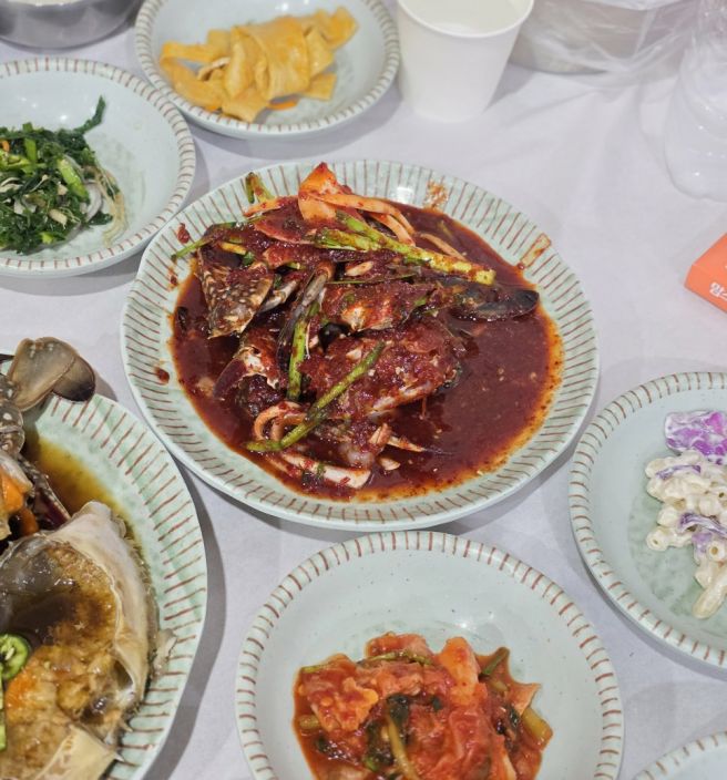 태안 안면도 맛집 딴뚝통나무집 게국지 간장게장 추천