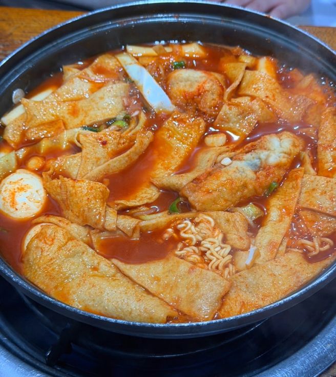 마포역 즉석떡볶이 다락, 불친절하지만 가성비는 좋음