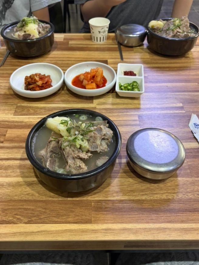 [경북 영주] 중앙시장 근처 백년가게 하얀 감자탕 맛집 ‘명동 감자탕’