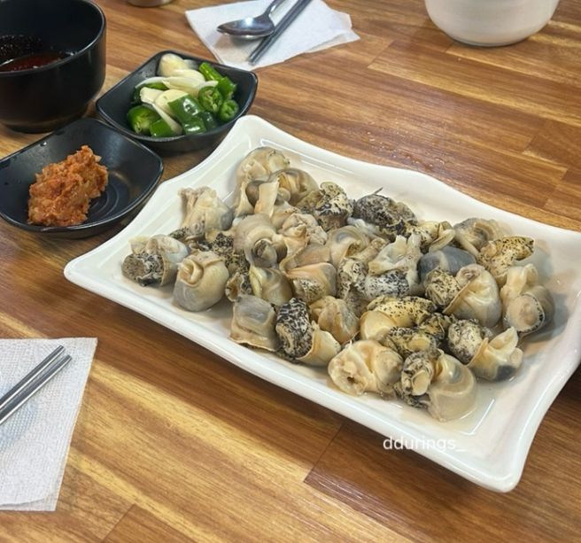 [대구 교동] 무침회와 납작만두가 이렇게나 잘 어울린다구? 교동시장 무침회 맛집 '남도횟집'