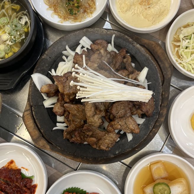 [대전 중구 맛집] 월산본가 주차장 넓어 가족 외식하기 좋은 대흥동 고기집