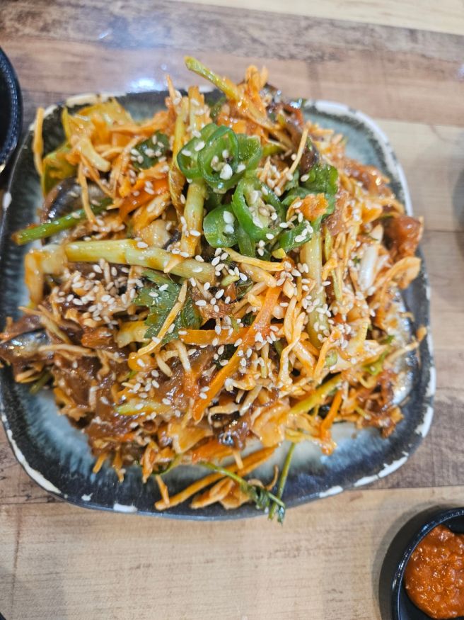 부산 기장 멸치회 멸치찌개 맛집 “장군멸치회촌”