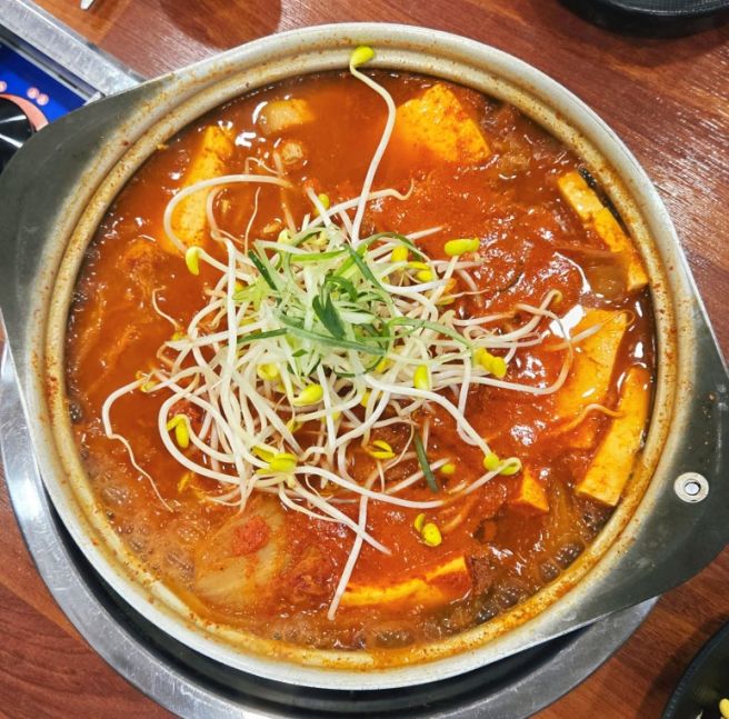 전주 김치찌개 맛집 엄마손김치찌개 효천점