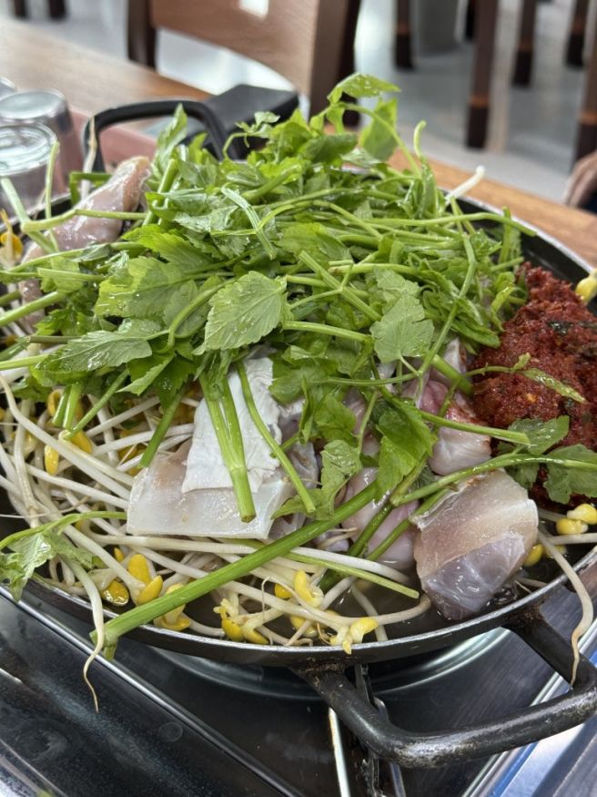 요즘 이런 곳 찾기 힘들죠, 당진 작은 동네에서 찾은 홍어찌개 맛집 '왕창정육식당'