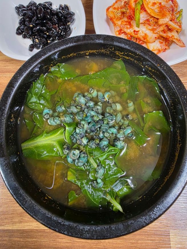 구수함이 살아있는 영동 일미식당 올갱이국밥