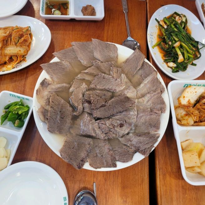 70년 전통의 묵직한 내공, 서울 설렁탕의 대명사 마포 '마포옥'