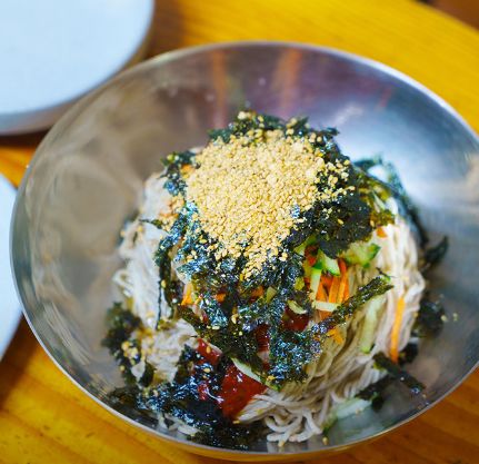 극한직업 홍천 메밀막국수, 꿩만두찜 정식 맛집 정보(70년 할매밥집)