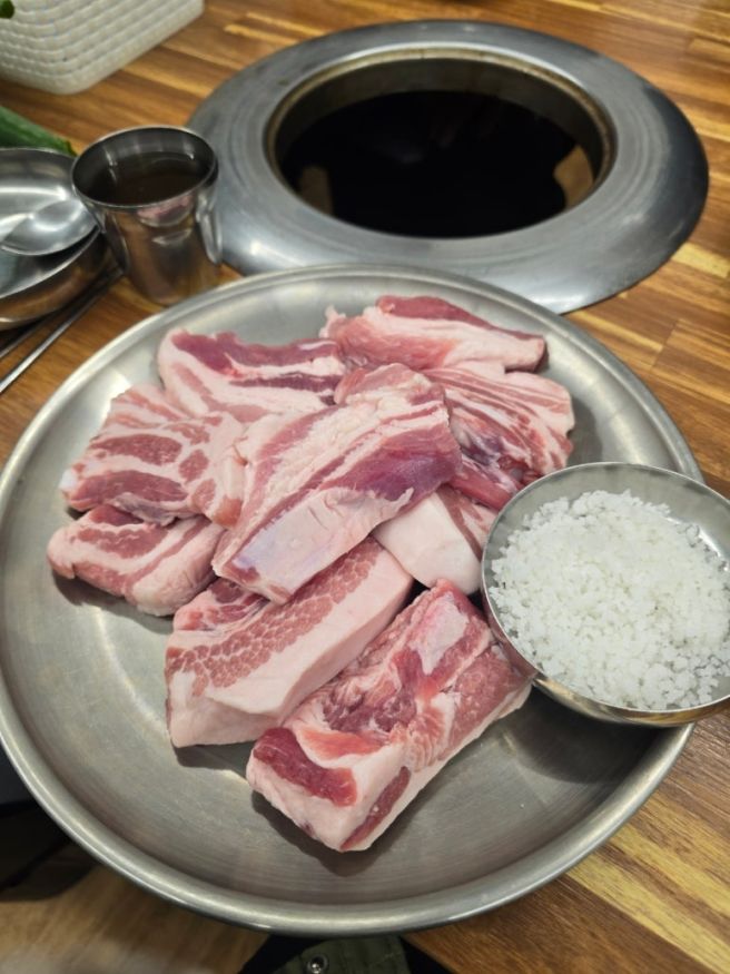 [경북 영주] 미락숯불식육식당 : 대파 통째로 구워먹는 가성비 삼겹살 현지인 맛집