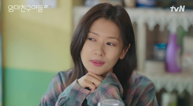 엄마친구아들 6회 정소민 옷 뷔스티에 청바지 민소매 나시 가방 백팩 니트 구두 신발 체크 셔츠 티셔츠 블라우스 패션