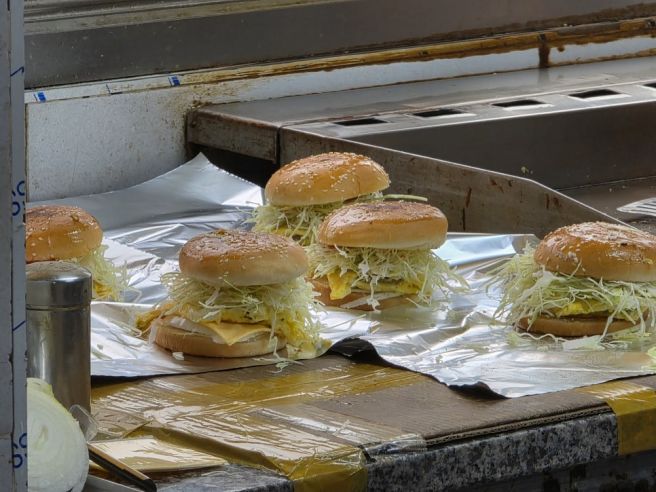 [춘천 맛집] 전현무계획2에 나온 옛날 햄버거 맛집 '진아하우스'
