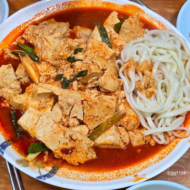 대전 중구 맛집 진로집 l 두부두루치기 수육 평일 점심 웨이팅