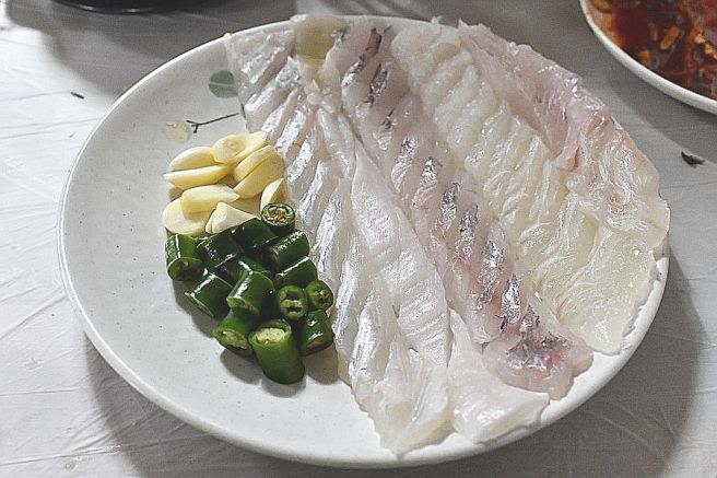 경산 동해횟집 ‘모듬회, 매운탕‘ (경산시 중방동)