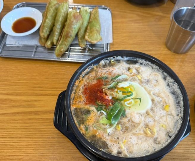 전주 콩나물국밥 내돈내산 찐맛집 추천 삼백집 전주 본점(콩나물국밥,고추만두)