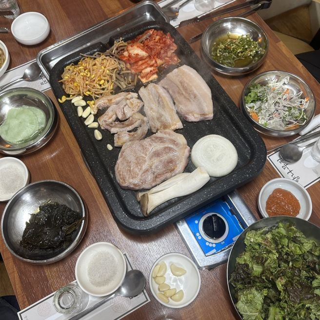 경산 중방동 맛집 향나무집 삼겹살 소고기 맛있는 모임하기 좋은 곳