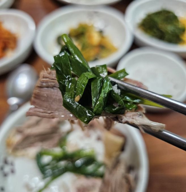 제철 나물이 나오는 상당산성 맛집 I 진미집