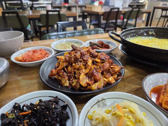 한 번 먹으면 또 생각나는 제주 낙지볶음 맛집, 달맞이식당