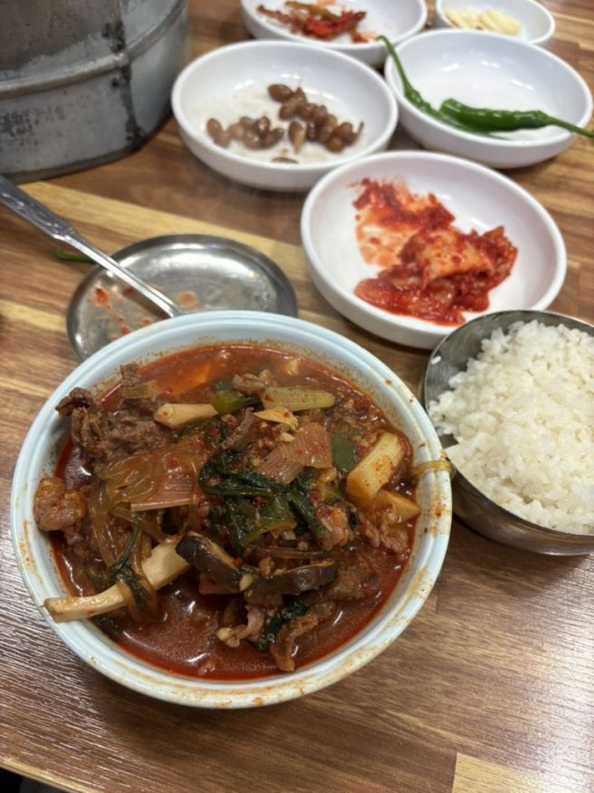 대구 경산 대보식육식당 수성못 포켓 카페 브리튼헨지 교동 로렌하우스