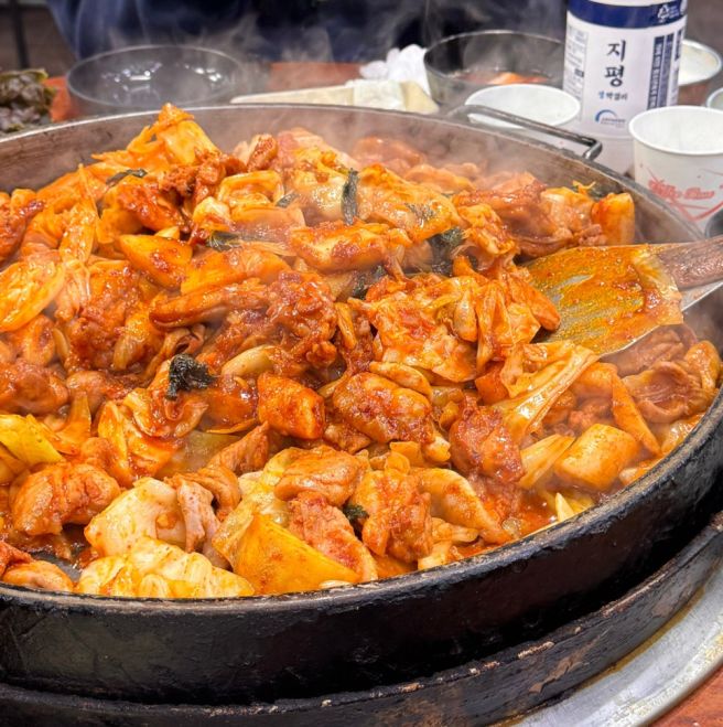 [춘천맛집] 풍자 또간집 현지인 닭갈비 웨이팅 맛집 '학곡리막국수닭갈비'